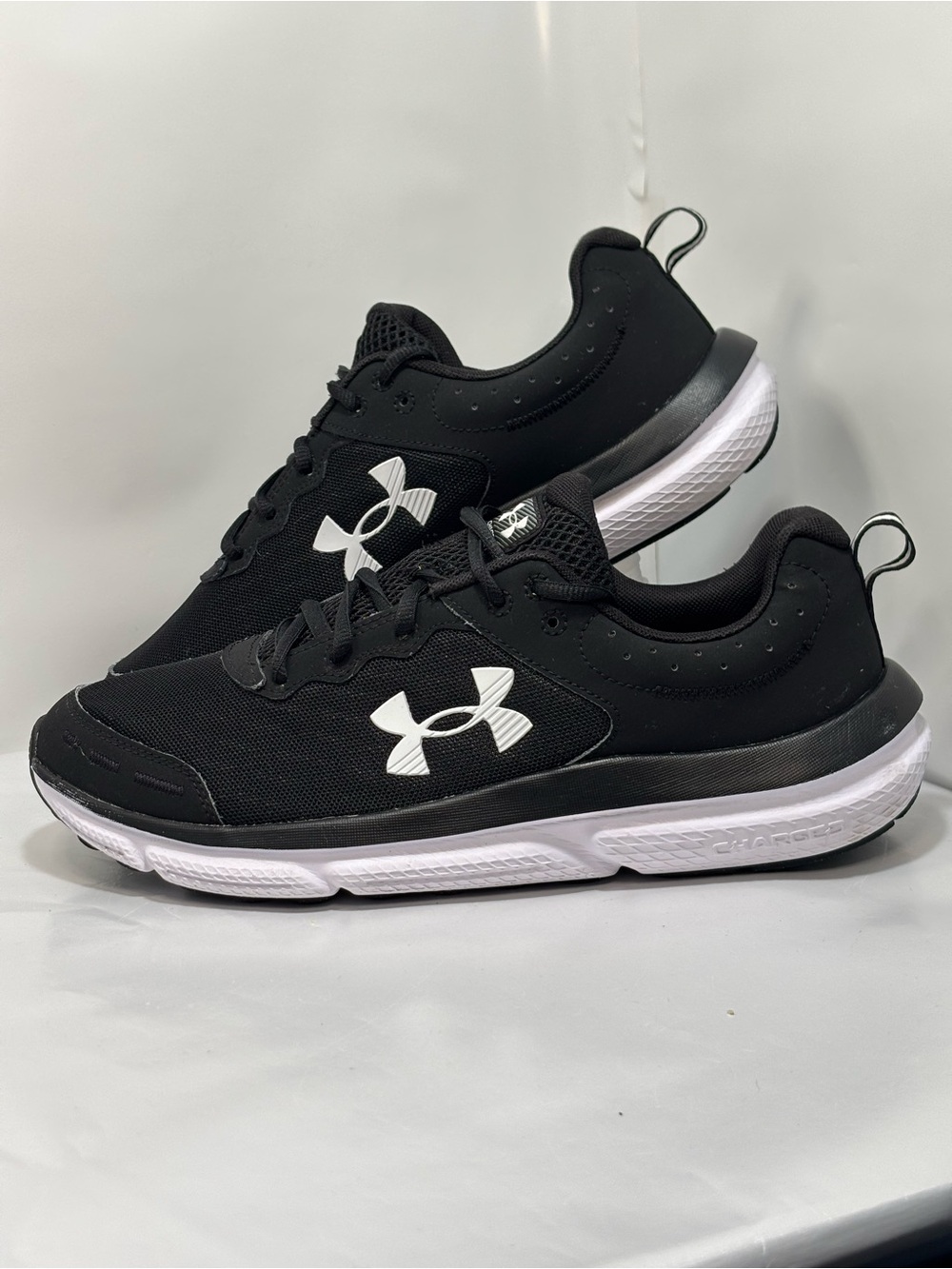 Under Armour Charged Assert 10 Women's Size 10.5 Black/White Athletic Shoes